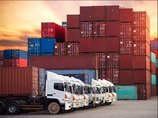 cheap cargo road transportation services in Karachi truck loading